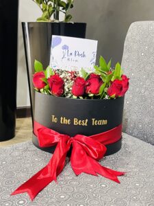 Red Roses in a hat box
